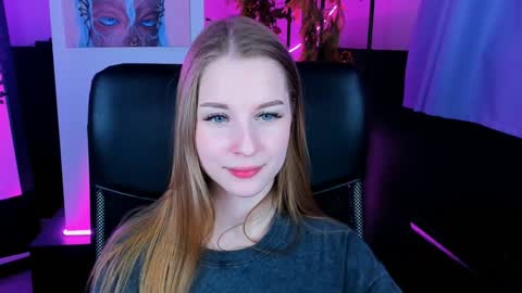 Snapshot of cutemousee chatting on December 10, 7:54 pm Rina online show from December 10, 7:54 pm