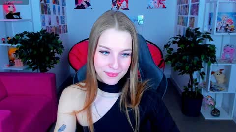 Snapshot of cutemousee chatting on December 26, 9:15 pm Rina online show from December 26, 9:15 pm
