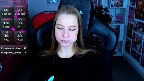 Snapshot of cutemousee chatting on February 12, 8:49 am Rina online show from February 12, 8:49 am
