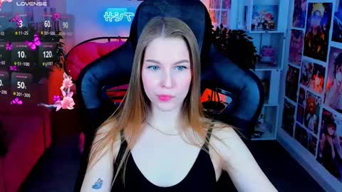 Snapshot of cutemousee chatting on February 20, 8:28 am Rina online show from February 20, 8:28 am