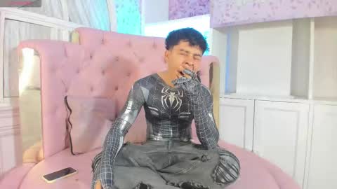 cutenaked_ online show from December 19, 11:39 am