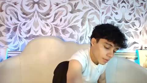 cutenaked_ online show from February 4, 11:38 am