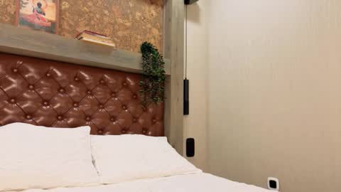 Kim online show from November 24, 1:33 pm