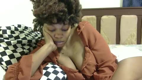 cutermilly online show from December 7, 9:17 am