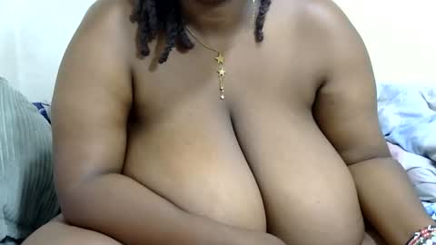 Snapshot of cutermilly chatting on February 8, 8:01 pm cutermilly online show from February 8, 8:01 pm