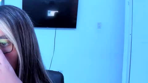 cutesamantha_ online show from June 9, 11:27 pm