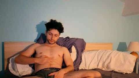 Snapshot of cutesubtwink101 chatting on October 31, 1:06 am cutesubtwink101 online show from October 31, 1:06 am