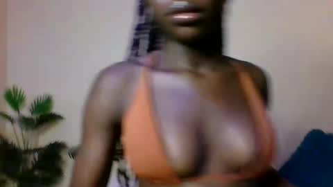 Snapshot of cutey_mara chatting on April 5, 4:42 am cutey_mara online show from April 5, 4:42 am