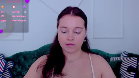 Snapshot of cutie__cutiee_ chatting on October 4, 9:02 pm Nika online show from October 4, 9:02 pm