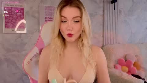 HelloMy name Eva online show from May 1, 4:06 am