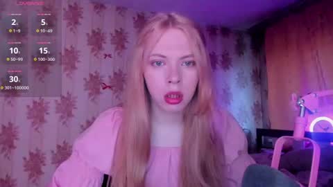 Snapshot of cutie_bambi_ chatting on June 21, 12:08 pm Bambi online show from June 21, 12:08 pm