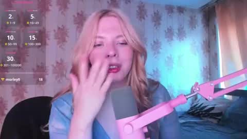 Snapshot of cutie_bambi_ chatting on July 15, 12:21 pm Bambi online show from July 15, 12:21 pm