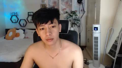 Snapshot of cutie_cumshow chatting on January 7, 8:00 pm Neil Taylor online show from January 7, 8:00 pm