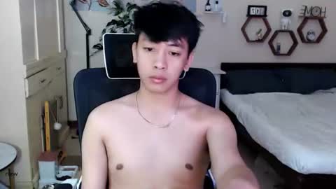 Snapshot of cutie_cumshow chatting on January 18, 9:29 pm Neil Taylor online show from January 18, 9:29 pm