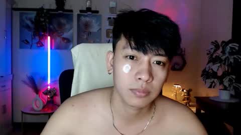 Snapshot of cutie_cumshow chatting on February 2, 5:33 pm Neil Taylor online show from February 2, 5:33 pm