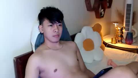 Snapshot of cutie_cumshow chatting on February 5, 7:51 pm Neil Taylor online show from February 5, 7:51 pm