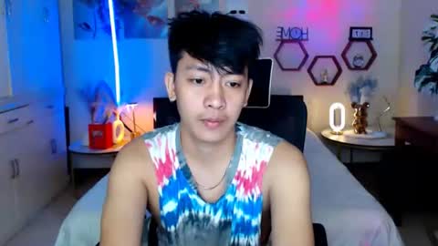 Snapshot of cutie_cumshow chatting on February 18, 10:50 pm Neil Taylor online show from February 18, 10:50 pm