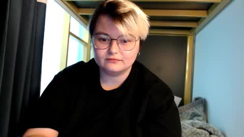 Snapshot of cutie_florence chatting on April 28, 1:15 am Sophie Lilith online show from April 28, 1:15 am