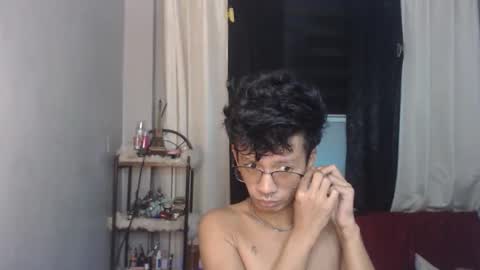 Snapshot of cutie_mico chatting on October 10, 7:57 pm cutie_mico online show from October 10, 7:57 pm