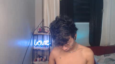 Snapshot of cutie_mico chatting on October 12, 8:52 pm cutie_mico online show from October 12, 8:52 pm
