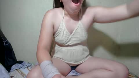Snapshot of cutie_pie02 chatting on June 29, 7:14 pm cutie_pie02 online show from June 29, 7:14 pm