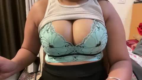 Ruhii online show from February 20, 7:36 pm