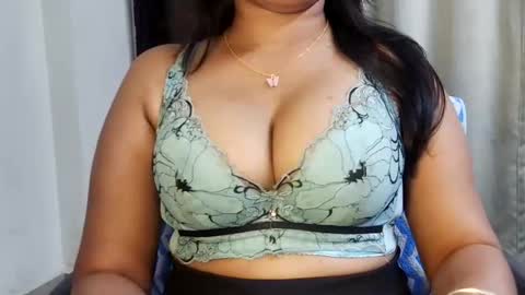 Ruhii online show from April 18, 7:58 pm