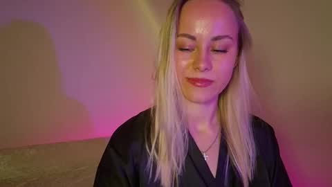 Snapshot of cutie_xoxo_ chatting on May 31, 6:04 pm cutie_xoxo_ online show from May 31, 6:04 pm