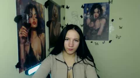 Emma online show from November 7, 1:22 pm