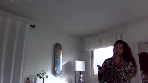 Snapshot of cutieoggg420 chatting on December 3, 4:17 pm Cutieoggg420 online show from December 3, 4:17 pm