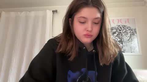 Snapshot of cutieoggg420 chatting on February 20, 7:36 pm Cutieoggg420 online show from February 20, 7:36 pm