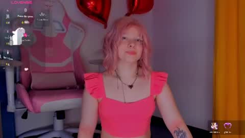 Snapshot of cutiesue chatting on July 19, 11:19 pm CutieSue online show from July 19, 11:19 pm
