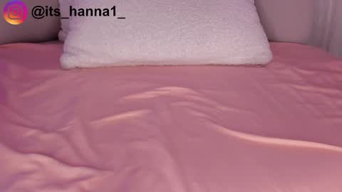 Hannah online show from May 26, 9:00 pm