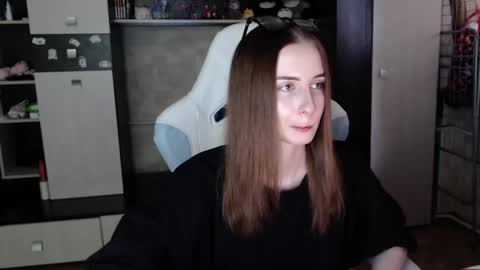 Cutti Crystal online show from November 11, 2:44 am