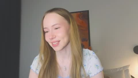 Snapshot of cuute_angell chatting on April 28, 5:18 pm Virginia See you on Sunday online show from April 28, 5:18 pm