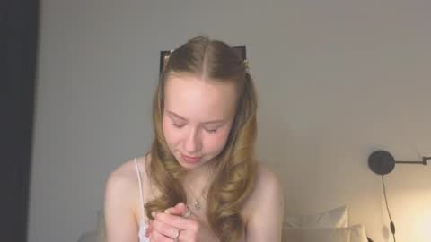 Snapshot of cuute_angell chatting on May 1, 5:17 pm Virginia See you on Sunday online show from May 1, 5:17 pm