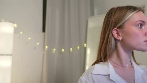 EMILY online show from December 2, 9:39 pm