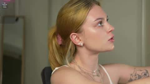 EMILY online show from November 26, 7:04 pm