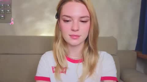 EMILY online show from December 17, 3:18 pm