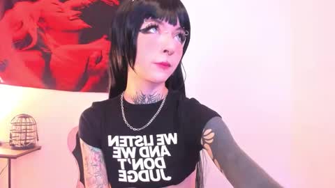 cel I am independent Help me reach 200 thumbs up uwu online show from November 12, 2:01 am