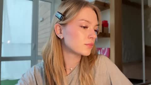 Snapshot of cyberl0ve_ chatting on May 16, 2:27 pm Im Emi streaming with my friend Reyna today online show from May 16, 2:27 pm