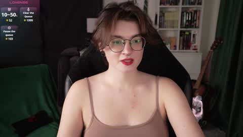 Helen Blossom online show from December 13, 8:15 pm