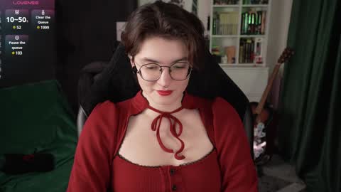 Helen Blossom online show from December 25, 7:02 pm