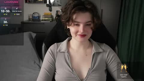 Snapshot of cybersamuraii chatting on April 23, 1:13 pm Helen Blossom online show from April 23, 1:13 pm