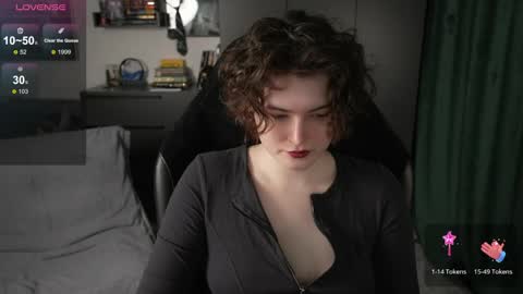 Snapshot of cybersamuraii chatting on April 26, 2:15 pm Helen Blossom online show from April 26, 2:15 pm
