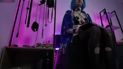 Snapshot of cyberxgoddess_ chatting on April 19, 10:56 pm Lily Goddess online show from April 19, 10:56 pm