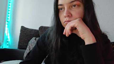 Cyndee Winter online show from December 12, 2:22 pm