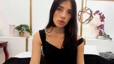 Cynthia1fox online show from April 14, 2:06 am