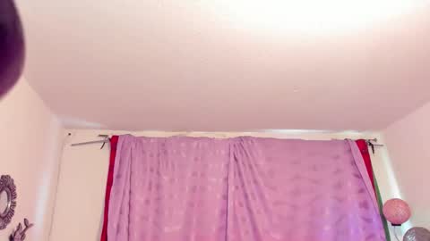 Cynthia online show from December 5, 2:25 pm