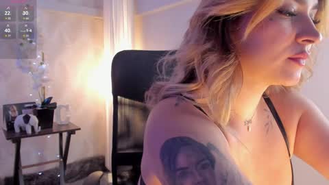 cyntia_adams online show from January 27, 7:24 pm